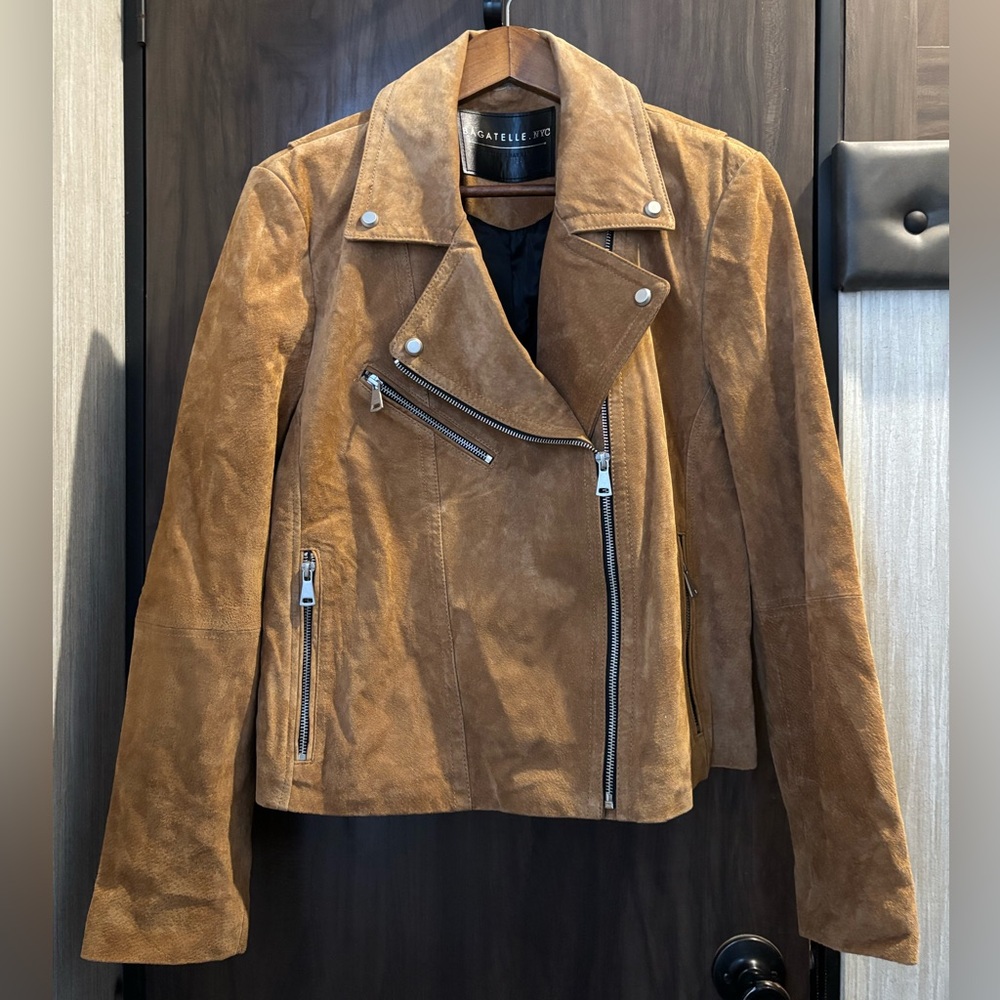 Women’s BAGATELLE NYC suede genuine leather Tan jacket. Size XL.